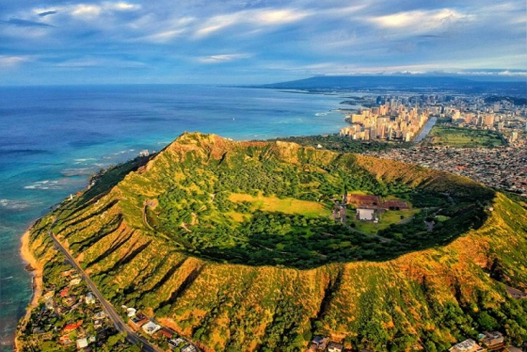 Which Month is the Cheapest to Visit Hawaii?