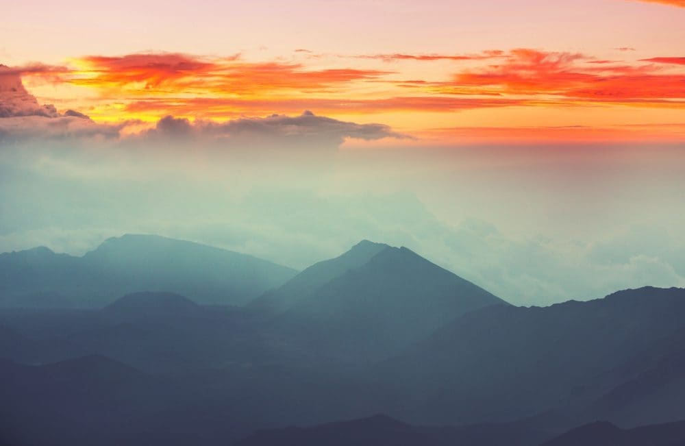 Where Can I Watch the Sunrise in Hawaii’s Volcano National Park?