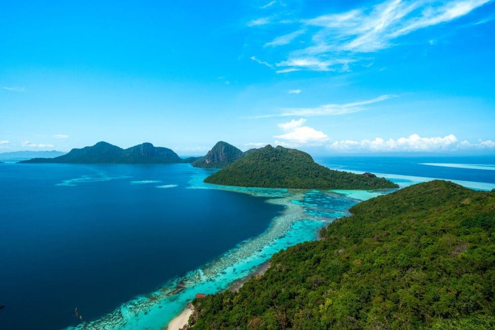 How Do Hawaiians Get Between Islands?