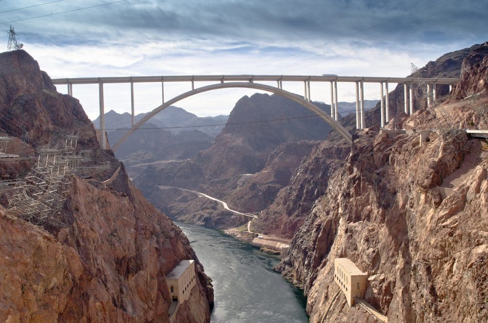Can You Just Drive By and See the Hoover Dam?
