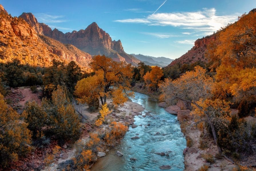 Are the national parks in Utah worth visiting during fall?
