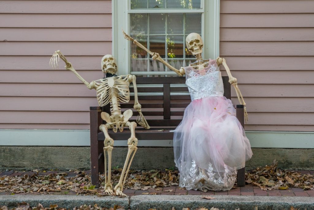 What Stores in Salem Have the Finest Costumes?