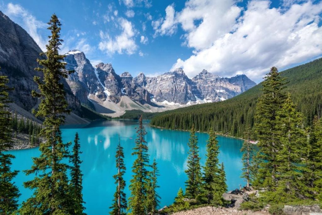 Is It Easy to See Moraine Lake?