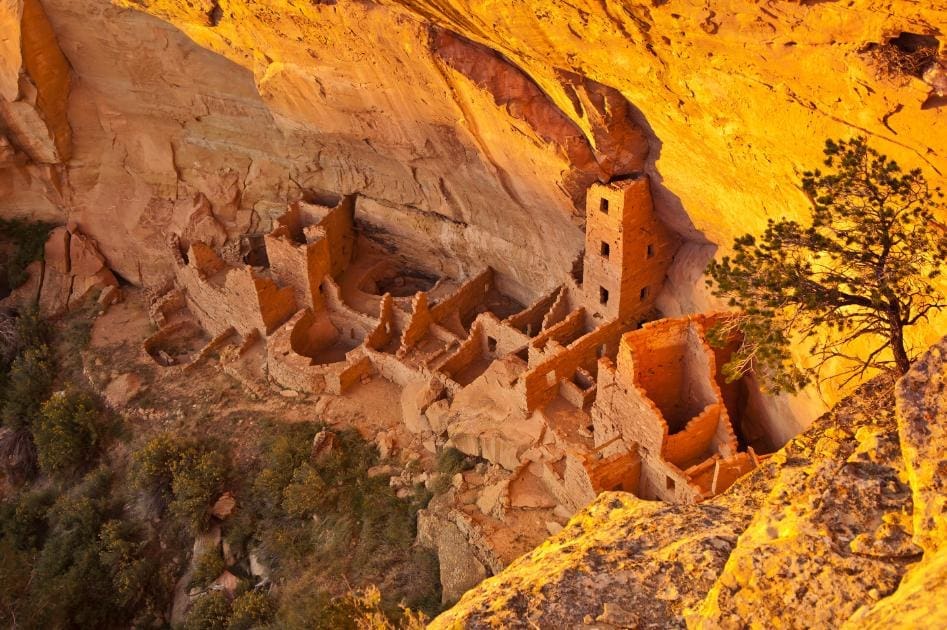 What are the Main Attractions at Mesa Verde National Park?