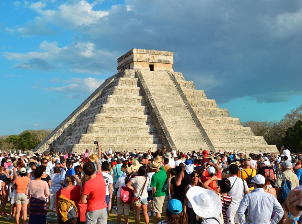 What role did astronomy play in the design of Chichén Itzá?