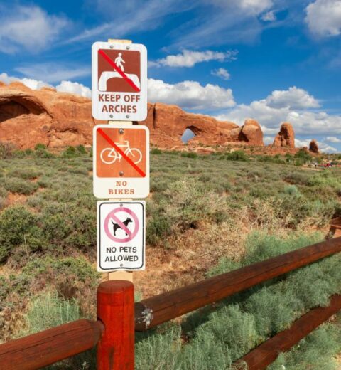 How long does it take to tour Arches National Park?
