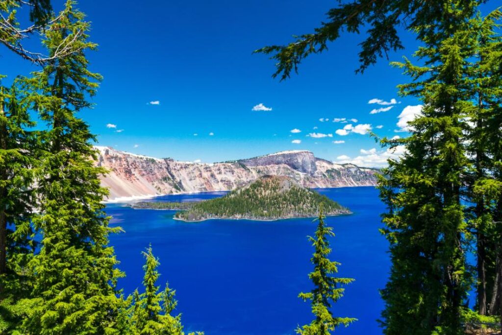 What Are Some Facts About Crater Lake?